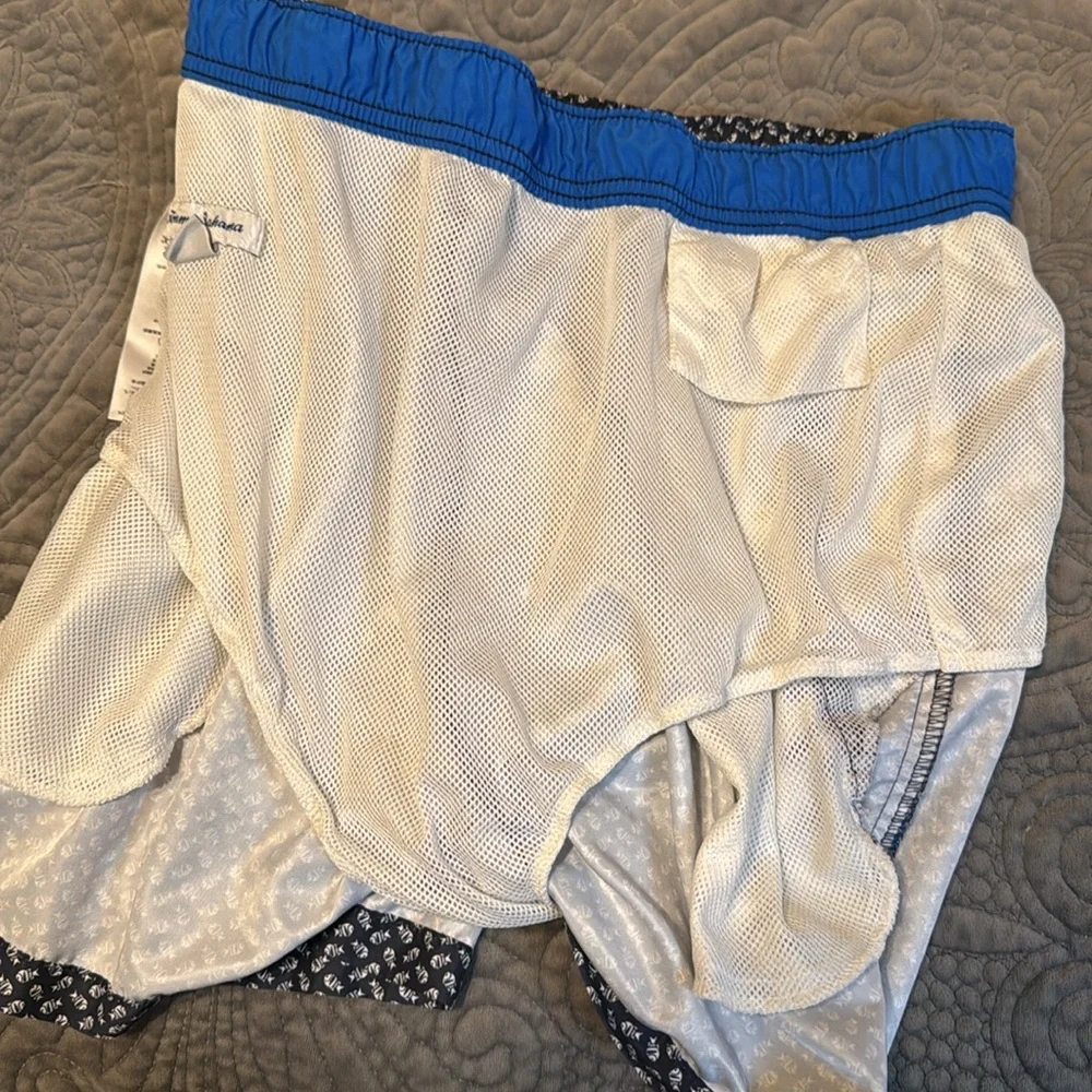 TOMMY BAHAMA Swim Trunks. Size Small